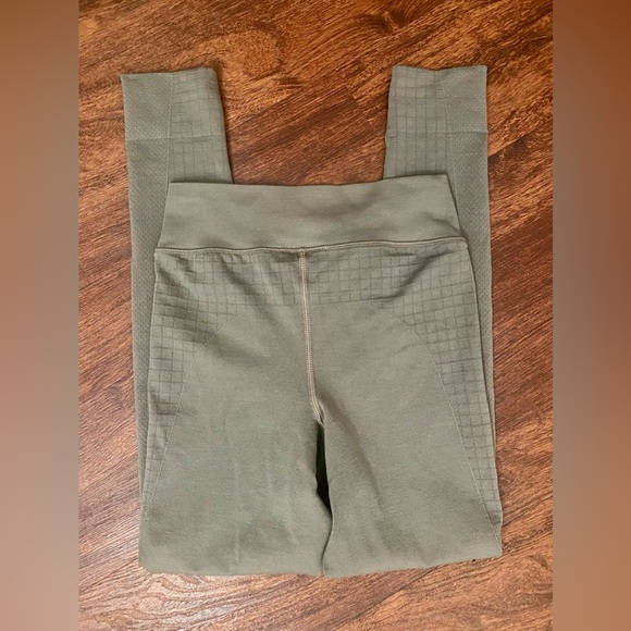 Lululemon LAB grey leggings!! - Picture 4 of 7